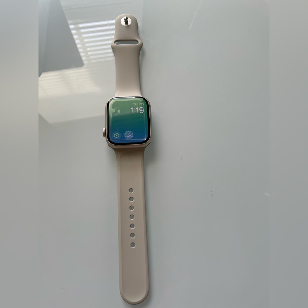 New Starlight Apple Watch 7 GPS + Cellular, 45mm Starlight Aluminum Case